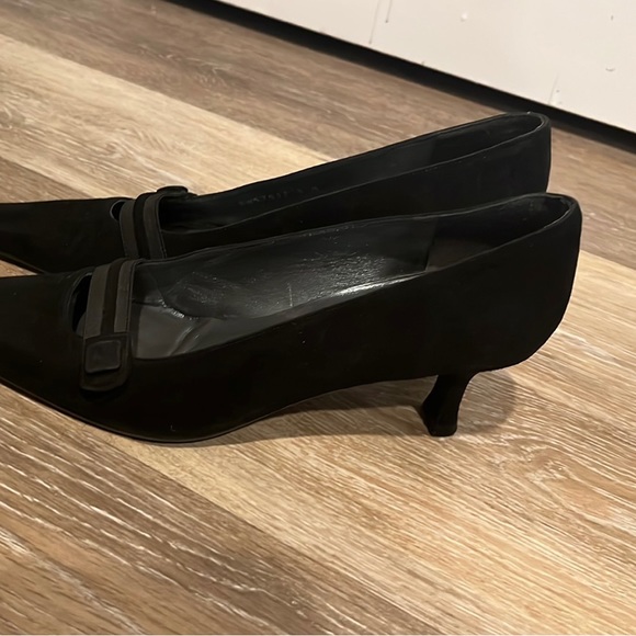 Stuart Weitzman Kitten heel velvet (Made in Spain) size 8 - Picture 7 of 8